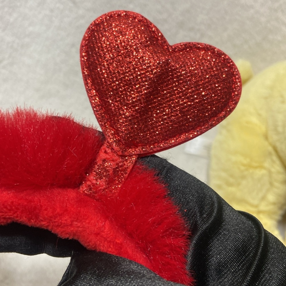 FAO Schwarz 12" Sparklers Toy Plush Labrador with Removable Red Heart Boppers - Picture 13 of 13